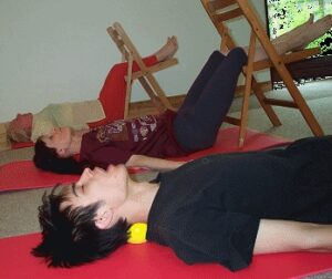 Balle sous le cou - Cours et Stages-Yoga-Yvette Clouet-Marseille-5e