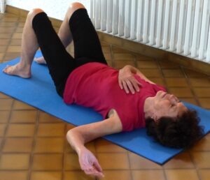 Assouplissement du Petit Pectoral- Cours et Stages-Yoga-Yvette Clouet-13005 Marseille Assouplissement du Petit Pectoral- Cours et Stages-Yoga-Yvette Clouet-13005 Marseille