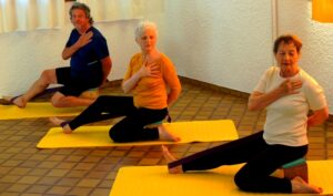 Étirement des grands muscles de l'épaule-Cours et Stages-Yoga-Yvette Clouet-13005 Marseille