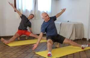 Adducteurs -Étirement latéral -Cours-Yoga-Yvette-Clouet-13005-Marseille Adducteurs -Étirement latéral -Cours-Yoga-Yvette-Clouet-13005-Marseille