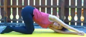 Grand Dorsal étirement-Yvette Clouet - Cours et Stages-Yoga