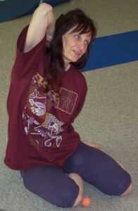 La tête de vache en inclinaison - Cours et Stages-Yoga-Yvette Clouet-Marseille-5e