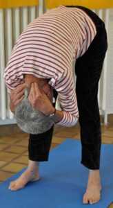 Massage du cou, debout- Cours et stages-Yoga-Marseille 5è Massage du cou, debout- Cours et stages-Yoga-Marseille 5è