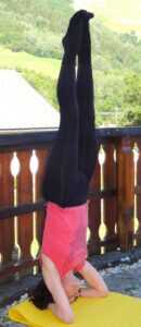 Posture sur la tête - Shirshâsana - Yvette Clouet - Cours de yoga