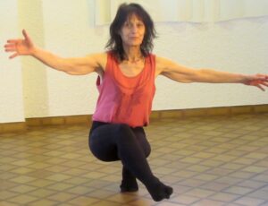 Sur un pied-Yvette Clouet - Cours et Stages-Yoga-Yvette Clouet-Marseille-5e