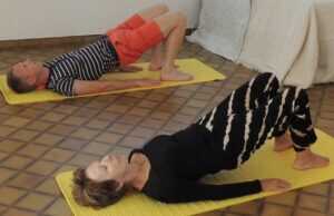 TABLE A 2 PIEDS - Cours Yoga Marseille 13005 Yvette Clouet