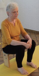 Corriger l'hallux valgus-Apprendre à contracter la voûte plantaire-Voûte plantaire bien contractée-Cours et Stages-Yoga-Yvette Clouet-13005 Marseille